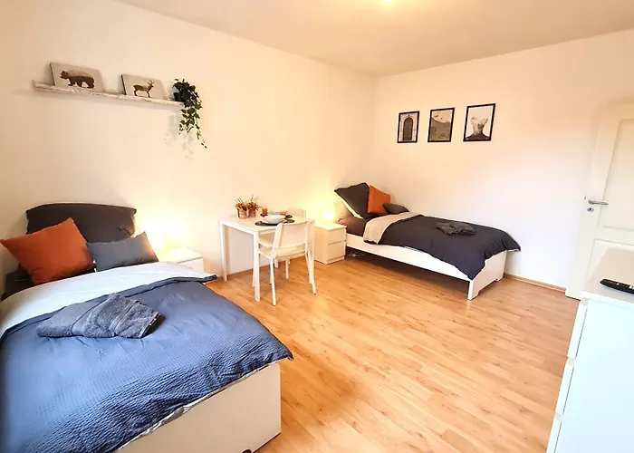 Modernes Fuer 5 Personen *